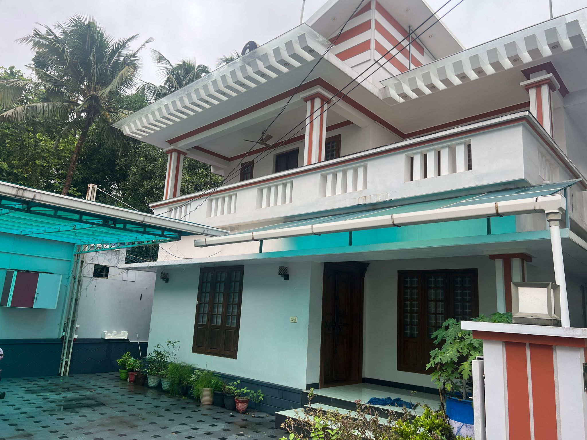 Palakkal  5 cent 1650 sq.ft house