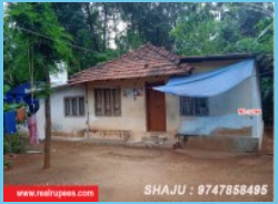 Land And Old House Chalakudy,Thrissur