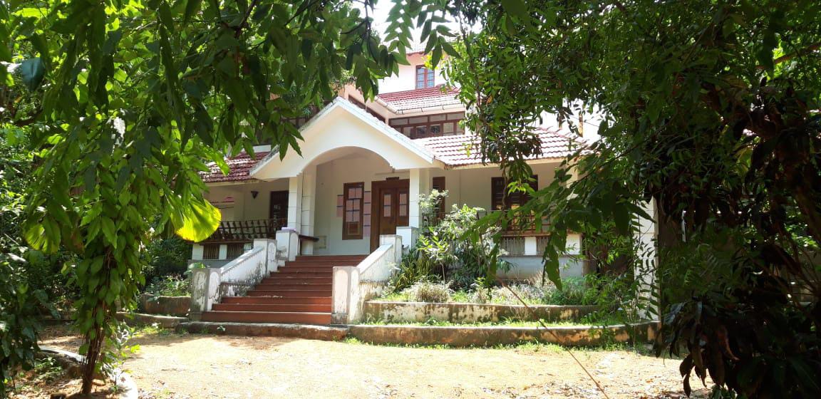 Kunnamkulam 53 cent villa for sale