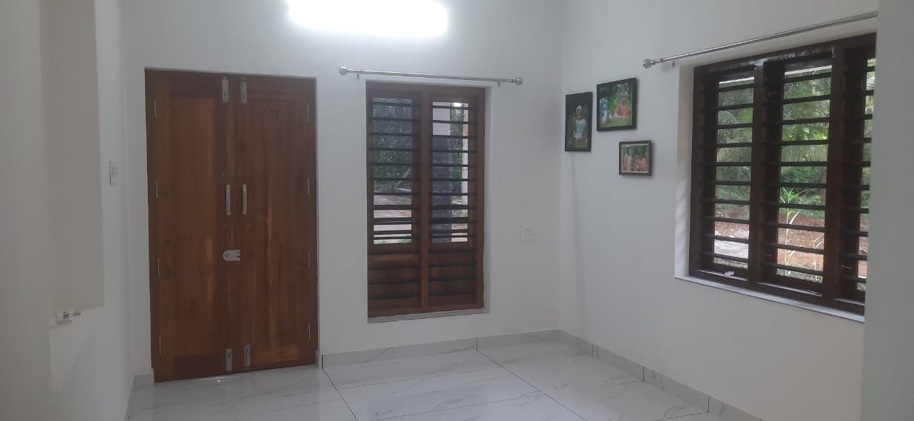 PERUNCHERY THRISSUR | HOUSE FOR SALE | 6 CENT | 1085 SQFT | 2 BHK