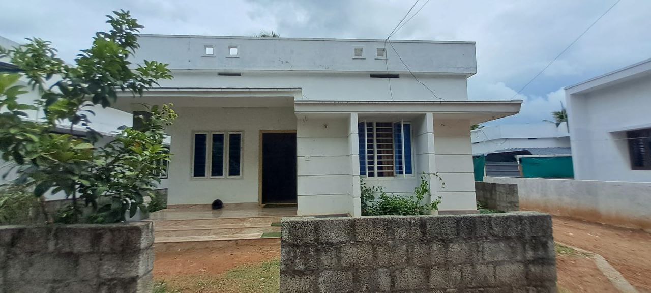 THRISSUR CHENGALOOR | HOUSE FOR SALE | 5 CENT | 980 SQFT | 2 BHK | 2 BATHROOM